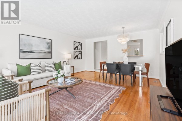 Bedroom 2 - 6 Macduff Crescent, Toronto, ON M1M1X5 Photo 5