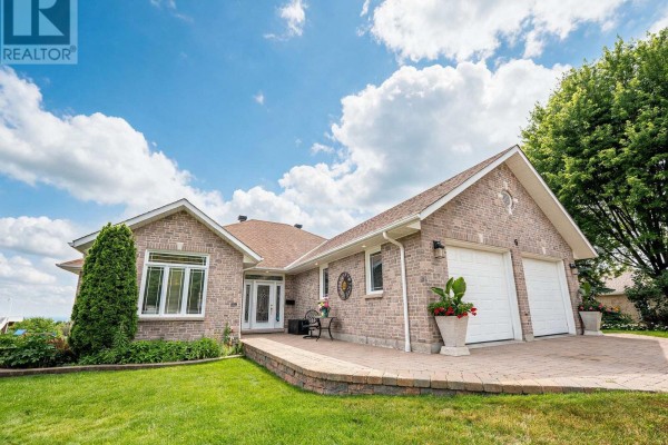 6 Mapleview Place, North Bay, ON P1C1N7 Photo 2