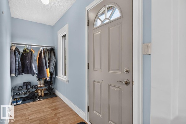 Kitchen - 6 Mont Clare Pl, St  Albert, AB T8N1K9 Photo 3