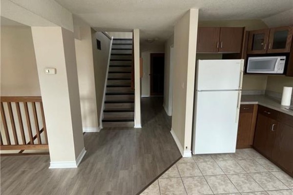 Living room - 6 Moyer Street Unit# B, Kitchener, ON N2H2S5 Photo 4