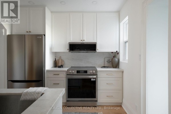 6 Oakdene Crescent, Toronto, ON M4J4H9 Photo 4