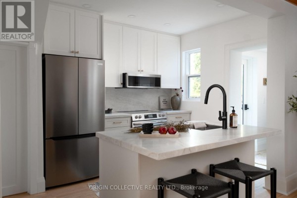 6 Oakdene Crescent, Toronto, ON M4J4H9 Photo 5