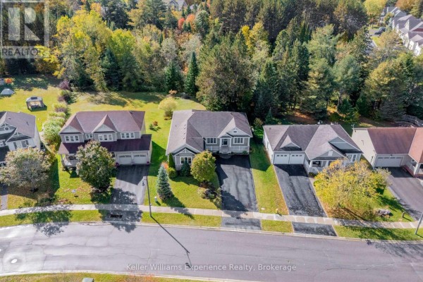 Family room - 6 Pheasant Run, Bracebridge, ON P1L0A9 Photo 2