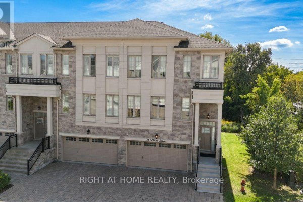 Family room - 6 Plowman Lane, Richmond Hill, ON L4S0G4 Photo 4