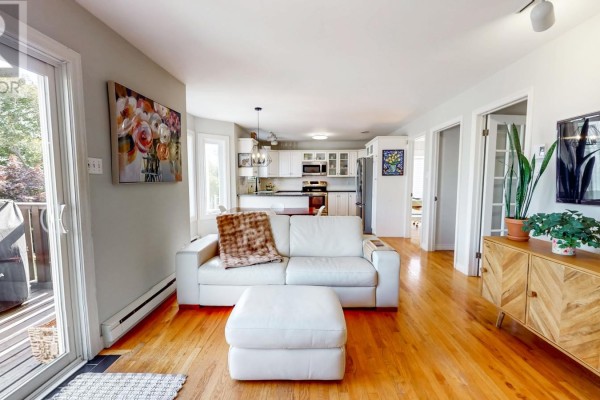 6 Point Leamington Street, St  John S, NL, photo 3