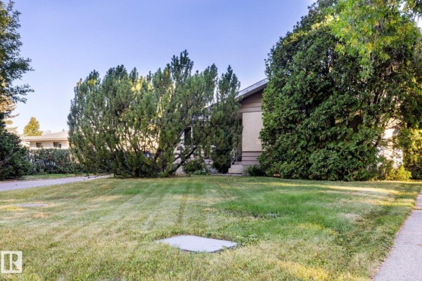 Kitchen - 6 Raven Dr, Sherwood Park, AB T8A0C3 Photo 3