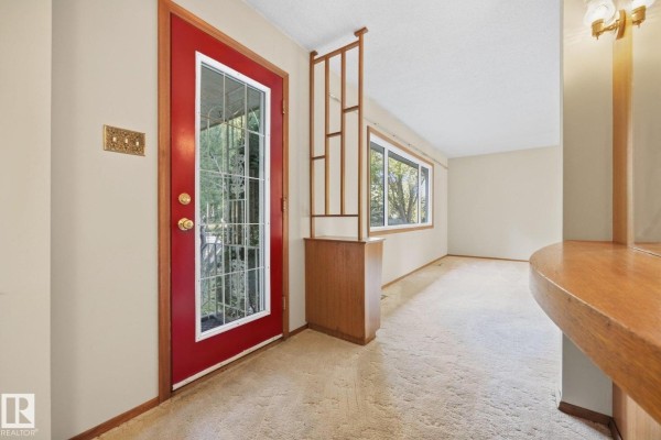 Family room - 6 Raven Dr, Sherwood Park, AB T8A0C3 Photo 4