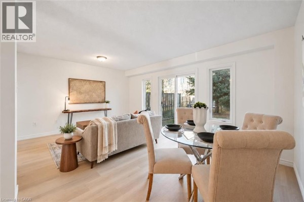 4pc Bathroom - 6 Revell Drive, Guelph, ON N1G0B8 Photo 3