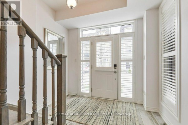 Family room - 6 Seagrave Lane, Ajax, ON L1T0P2 Photo 4