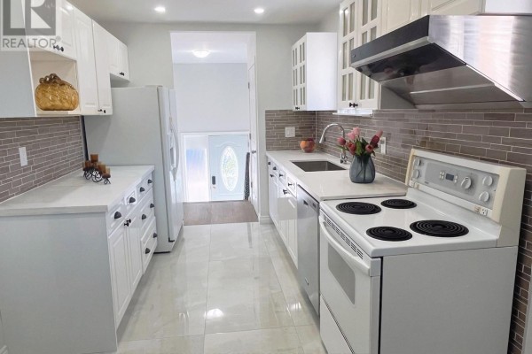 Family room - 6 Snowhill Crescent, Toronto, ON M1S3T5 Photo 5