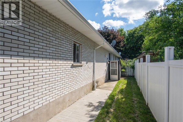 Recreation room - 6 Strathcona Crescent, Kitchener, ON N2B2W6 Photo 4