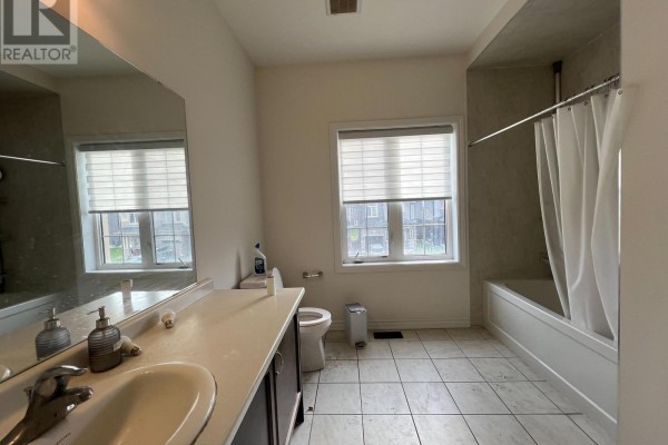 Bathroom - 6 Tarrison Street, Brantford, ON N3V0B1 Photo 4