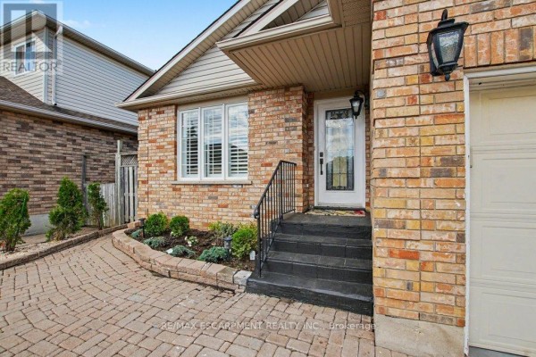 Laundry room - 6 Theodore Drive, Hamilton, ON L9A5J8 Photo 4