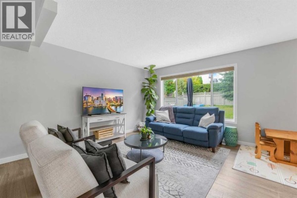 Pantry - 6 Tuscarora Circle Nw, Calgary, AB T3L2B7 Photo 3