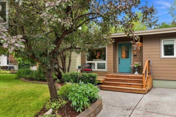 5pc Bathroom - 6 Varcourt Place Nw, Calgary, AB T3A0G8 Photo 2
