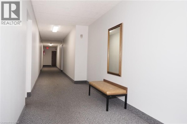 4pc Bathroom - 6 Walton Avenue Unit# 206, Kitchener, ON N2C2B5 Photo 4