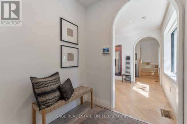 Living room - 6 Westrose Avenue, Toronto, ON M8X2A1 Photo 3