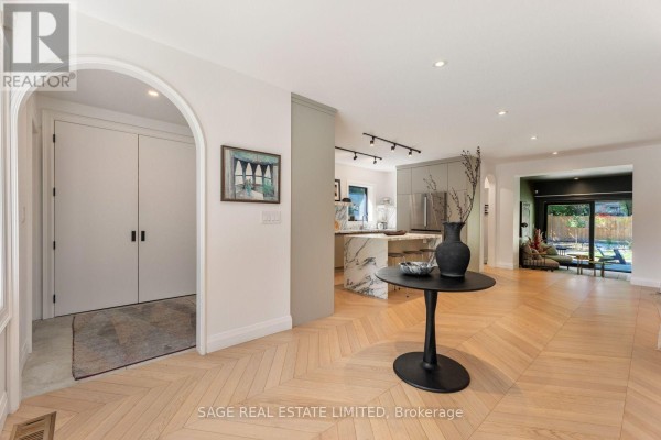 Kitchen - 6 Westrose Avenue, Toronto, ON M8X2A1 Photo 5