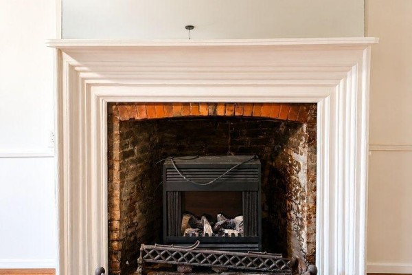 Fireplace with ornate mantle and mirror - 6 Willard Street Belleville
