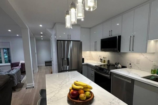 6 Woodhaven Crescent, Richmond Hill, ON L4E3T1 Photo 4