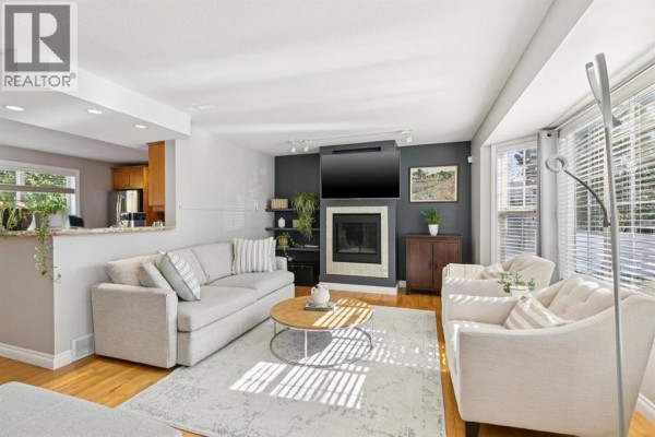 Office - 6 Ypres Green Sw, Calgary, AB T2T6L3 Photo 5