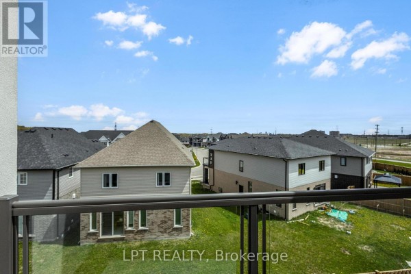 60 - 142 Foamflower Place, Waterloo, ON N2V0G9 Photo 3