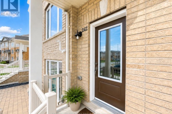 60 - 242 Law Drive, Guelph, ON N1E0H5 Photo 2
