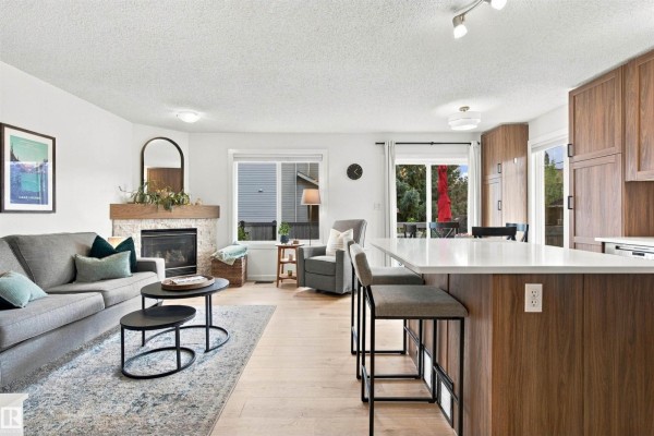 Dining room - #60 120 Magrath Rd Nw, Edmonton, AB T6R0C6 Photo 2