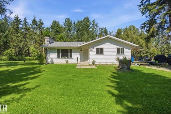 Family room - #60 2304 Twp Road 522, Rural Parkland County, AB T0E0H0 Photo 4