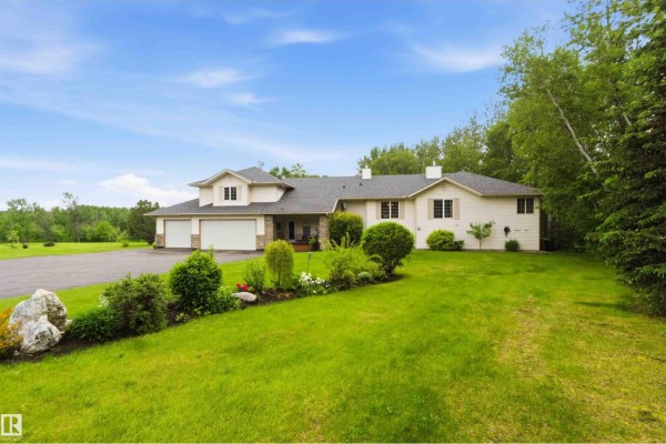 Family room - 60 56019 Rge Rd 230, Rural Sturgeon County, AB T0A1N2 Photo 4