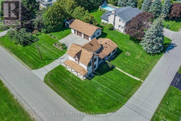 Sunroom - 60 Albert Street, East Gwillimbury, ON L0G1M0 Photo 4