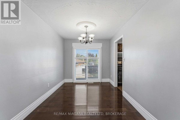 60 Brant Avenue, Welland, ON L3C6C8 Photo 4