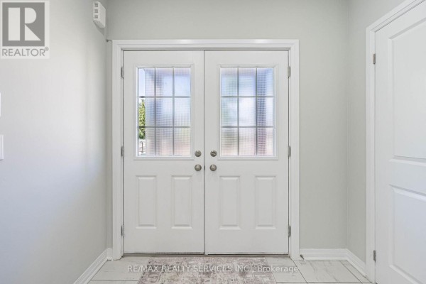 Bedroom 2 - 60 Brixham Lane, Brampton, ON L7A5K2 Photo 5