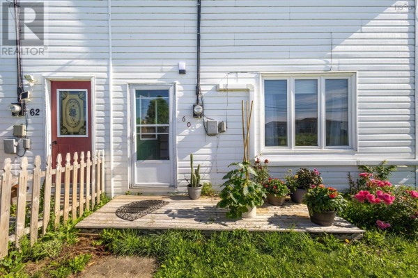 60 Centre Avenue, Donkin, NS, photo 2