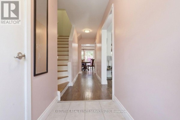 60 Chipwood Crescent, Brampton, ON, photo 2