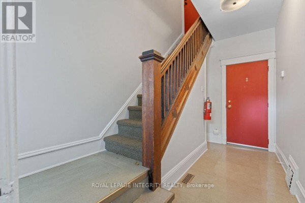 60 Clarey Avenue, Ottawa, ON K1S2R7 Photo 3
