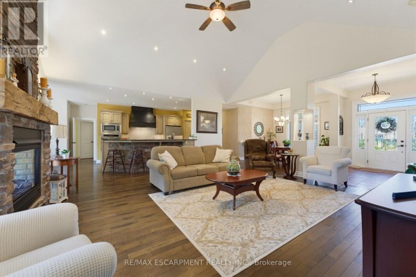 Great room - 60 Donjon Boulevard, Norfolk, ON N0A1N7 Photo 5