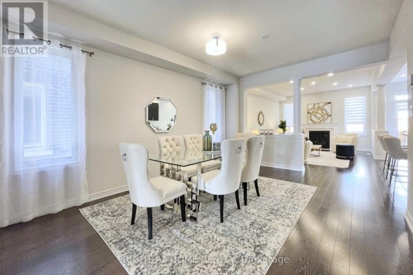 60 Falconridge Terrace, East Gwillimbury, ON L4H0G9 Photo 3