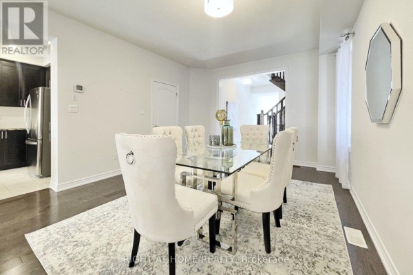 60 Falconridge Terrace, East Gwillimbury, ON L4H0G9 Photo 5