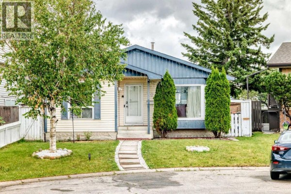 Living room - 60 Falmere Court Ne, Calgary, AB T3J2Z6 Photo 2