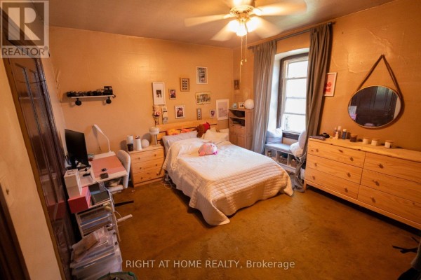 60 Foxley Street, Toronto, ON, photo 3
