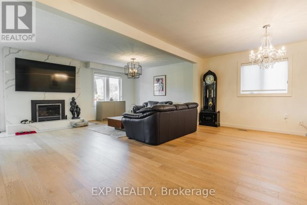 Bedroom 2 - 60 Gooderham Drive, Toronto, ON M1R3G7 Photo 5