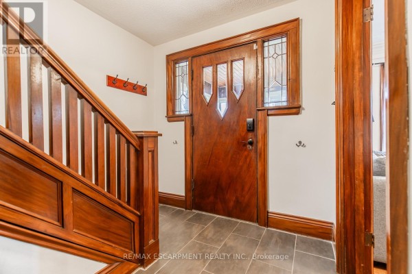 60 Lake Avenue Drive, Hamilton, ON, photo 3