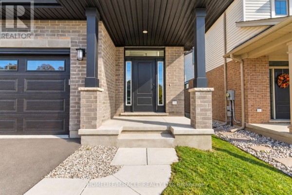 4pc Ensuite bath - 60 Lark Street, Tillsonburg, ON N4G0K8 Photo 3