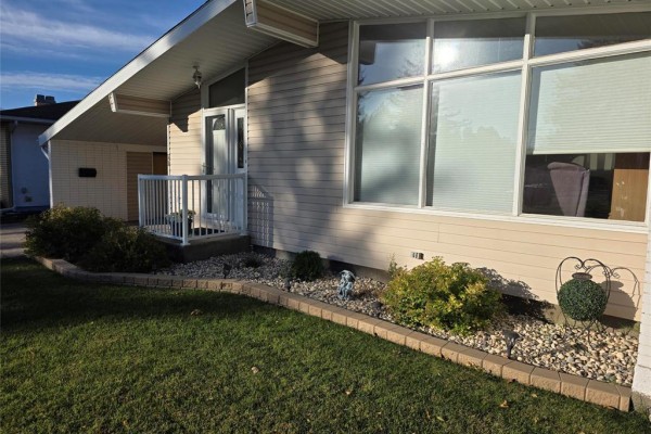60 Laverendrye Crescent, Portage La Prairie, MB R1N1B2 Photo 3
