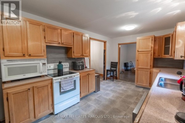 60 Maple Street, South Stormont, ON K0C1M0 Photo 3