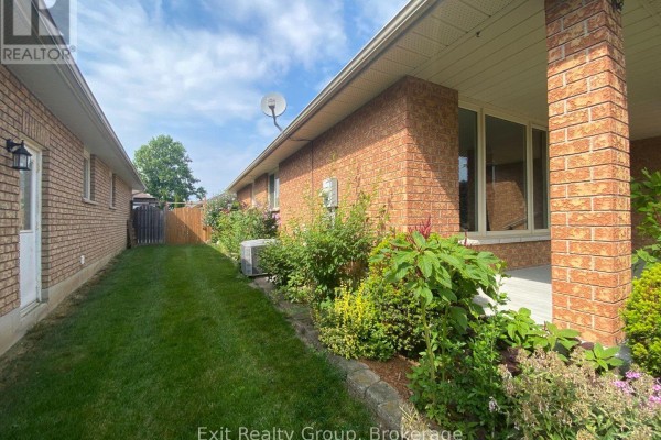 Den - 60 Oak Ridge Boulevard, Belleville, ON K8N5W2 Photo 3