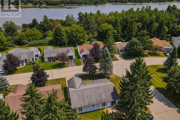 60 Pine Ridge Road, Centre Wellington, ON, photo 2