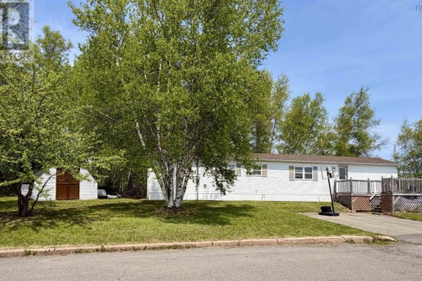 60 Rosewood Drive, Amherst, NS, photo 2