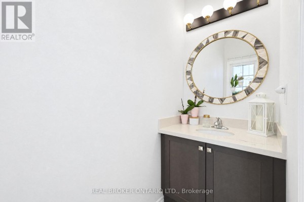 4pc Bathroom - 60 Starling Drive, Hamilton, ON L9A0C5 Photo 4